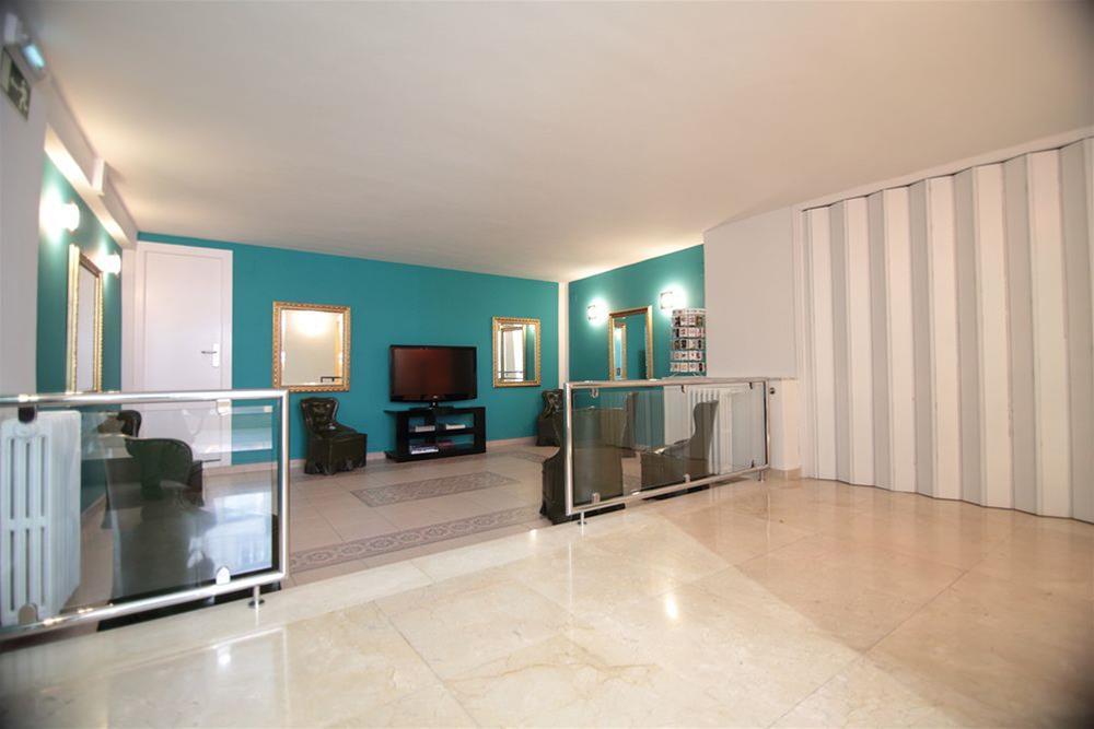 Hotel De La Musica 2*